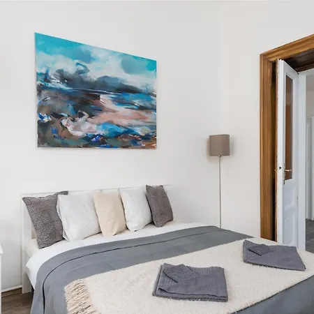 Апартаменты Airstay Gallery Vinohrady Прага